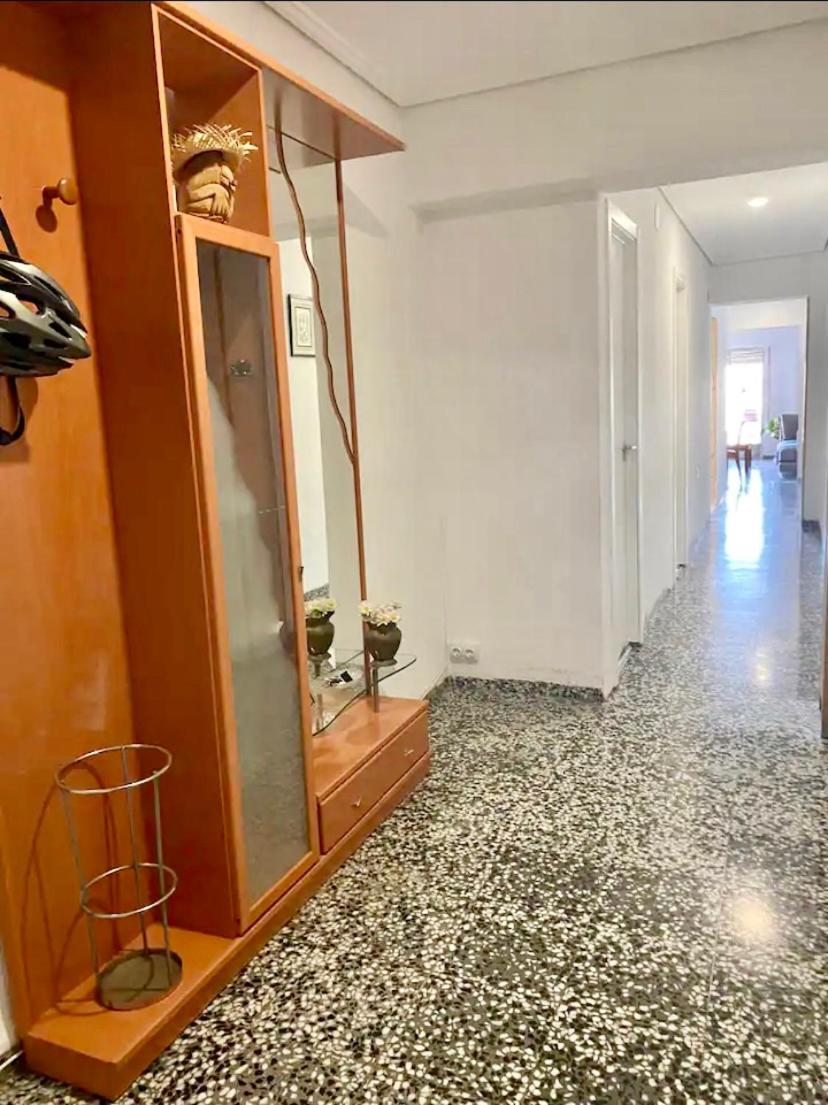 Private Room In Shared Apartment Valencia Workstay Exterior foto