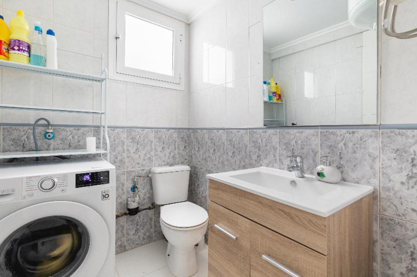 Private Room In Shared Apartment Valencia Workstay Exterior foto